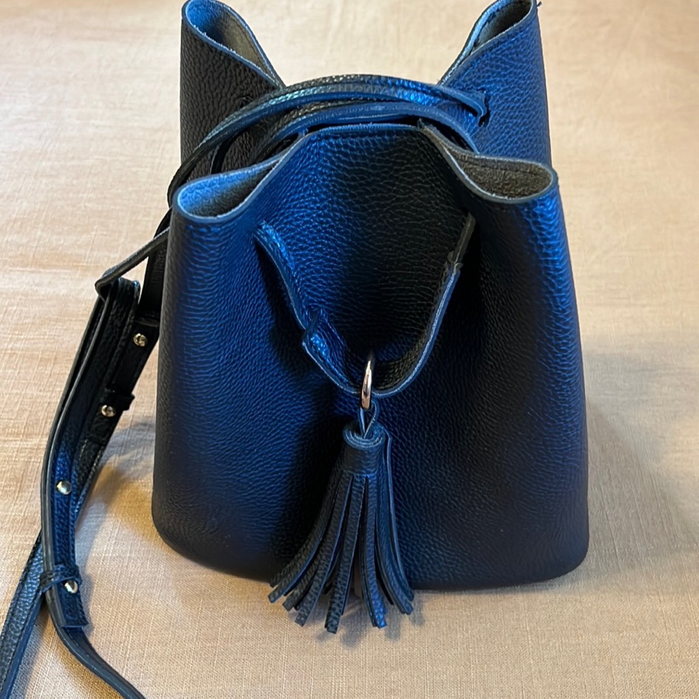 Black bucket bag